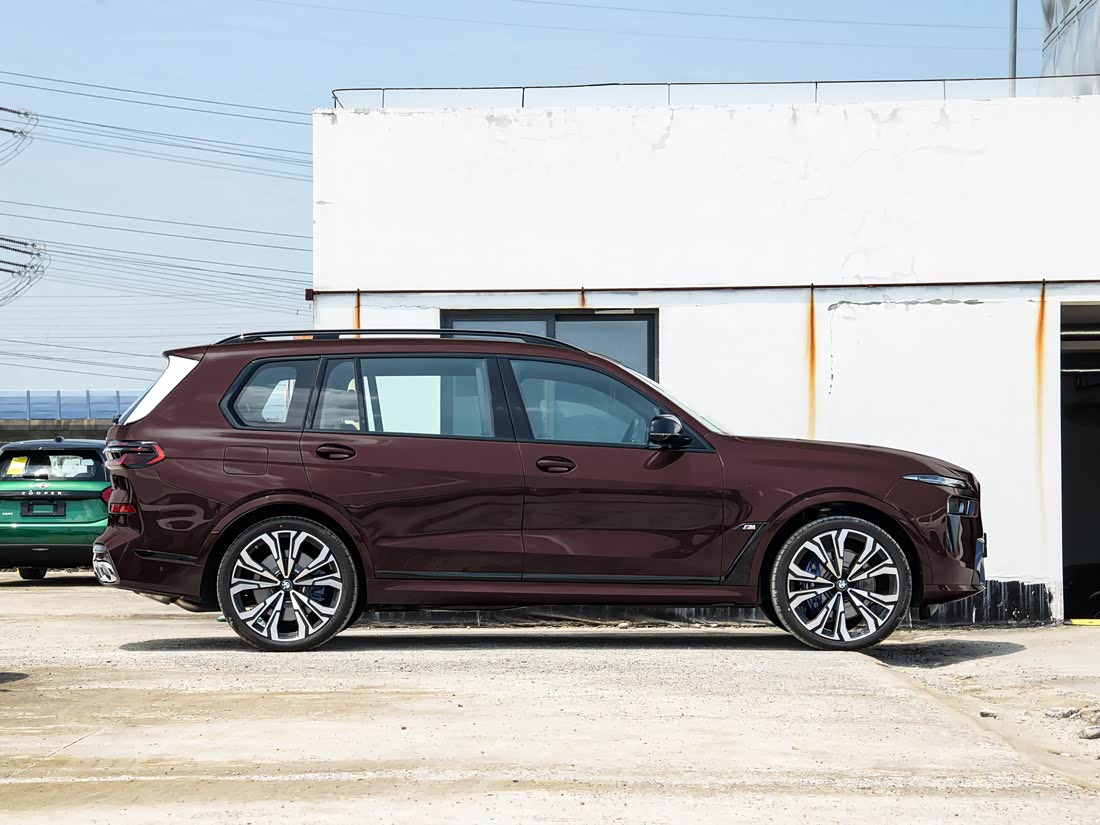 BMW X7 M60i — фото 6
