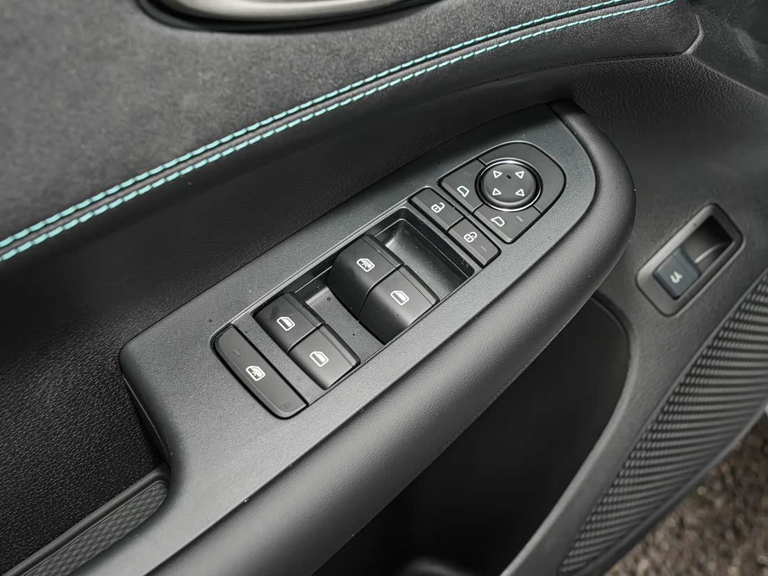 BYD Seal 05DM — фото 9