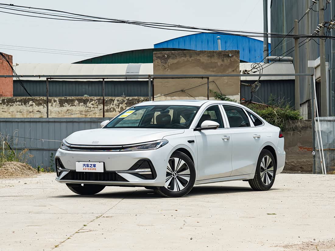 Geely Galaxy A7 — фото 1