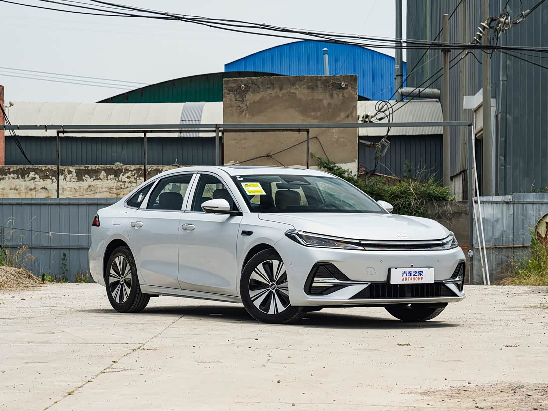 Geely Galaxy A7 — фото 3