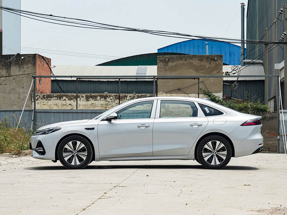 Geely Galaxy A7 — фото 4