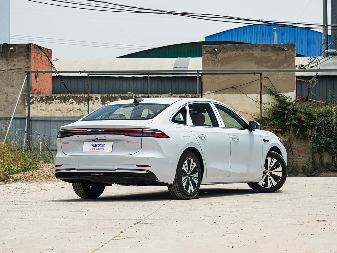 Geely Galaxy A7 — фото 7