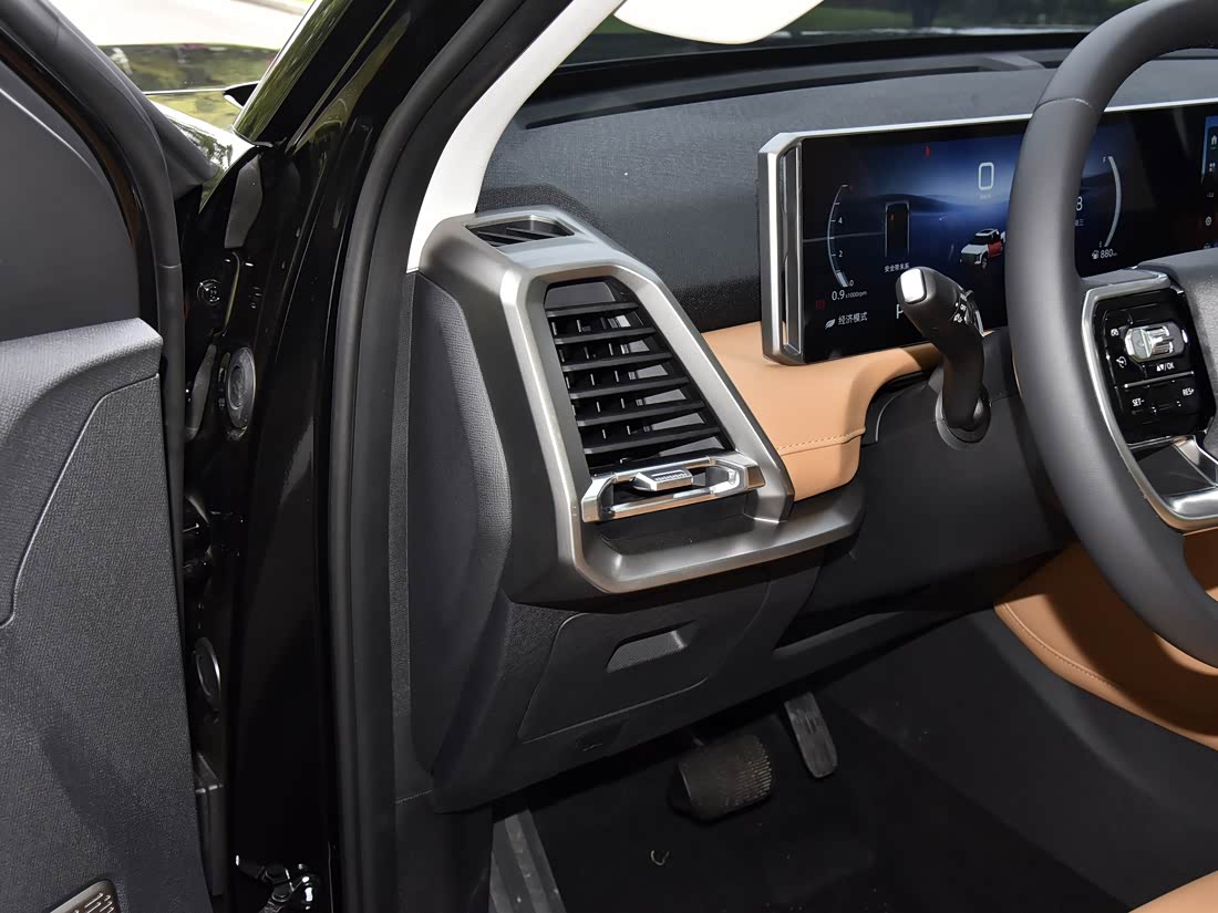 Maxus X SUV — фото 8
