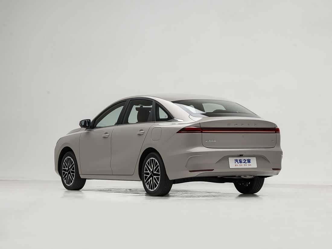 Roewe i6 — фото 3