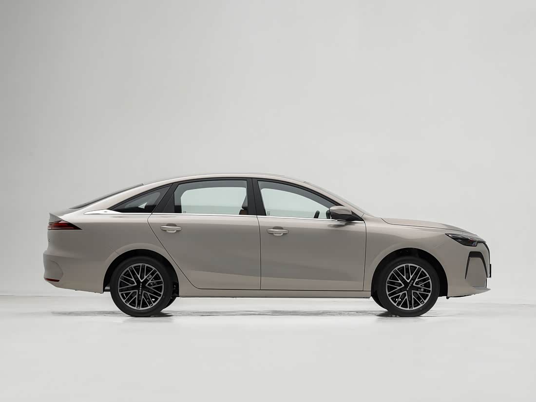 Roewe i6 — фото 6