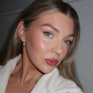 DANA VAUGHAN | MAKEUP ARTIST