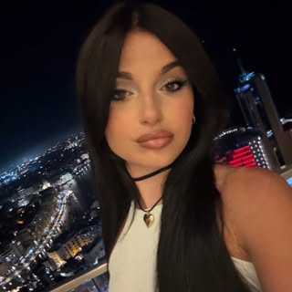 𝙲𝚑𝚒𝚊𝚛𝚊 𝚂𝚌𝚑𝚒𝚜𝚊 💕