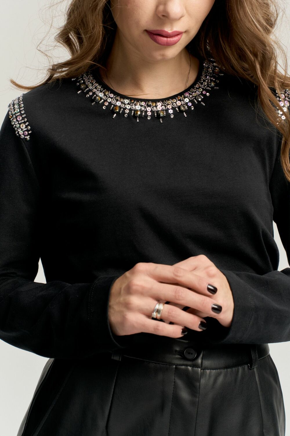 Лонгслив в стиле Chanel черный