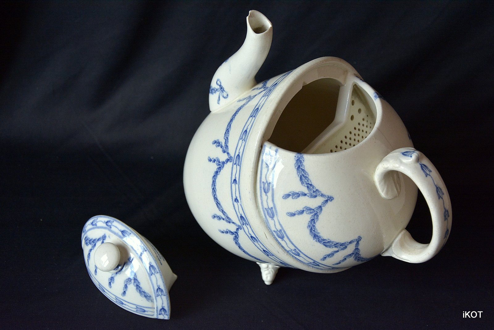 Фарфоровый усовершенствованный чайник от Wedgwood