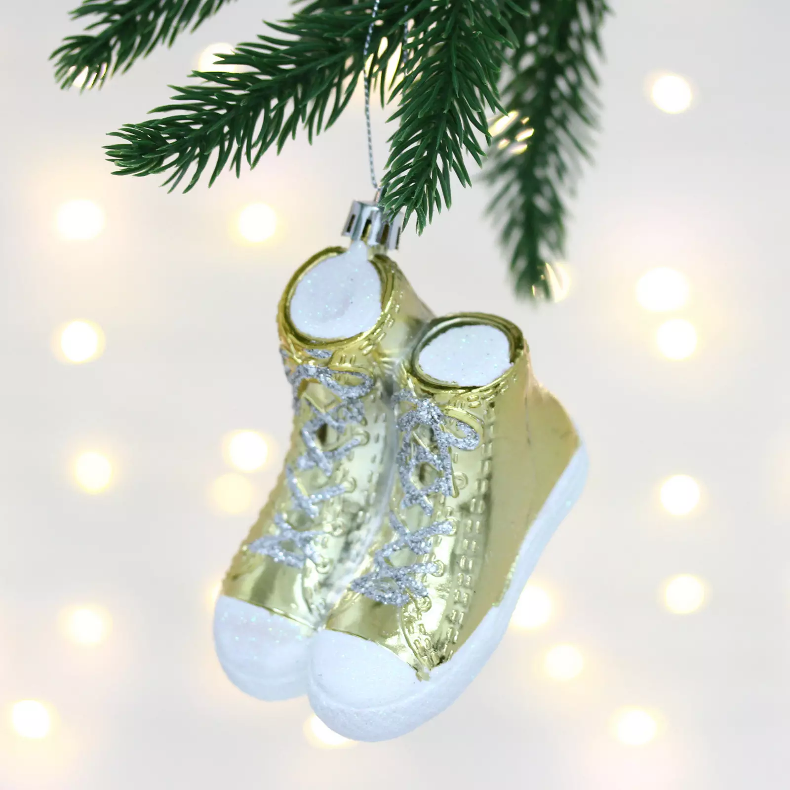 Елочная игрушка Стильные кеды 6х9х5,5 см шампань 107-6047