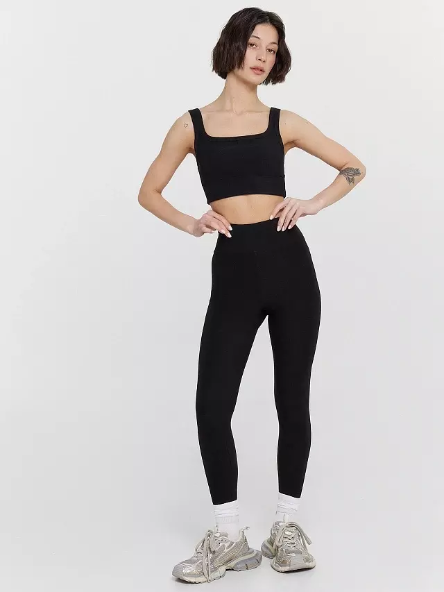 Спортивный топ женский Mark Formelle 302916 черный. р-р 164/170-100-106 (50 / XL)