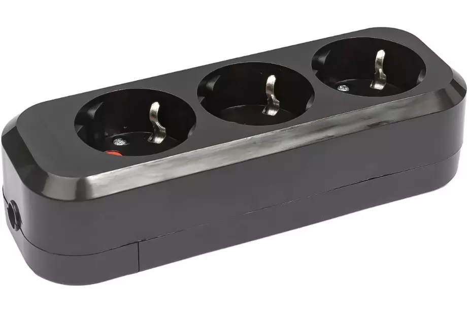 Колодка для удлинителя 3 розетки с заземлением 16А черная TDM SQ1806-0426