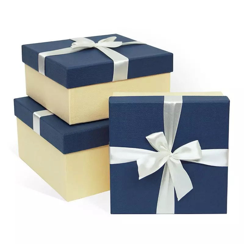 Коробка подарочная с бантом тиснение РОГОЖКА 210x210x110 синий-слоновая кость (квадрат,лента)
