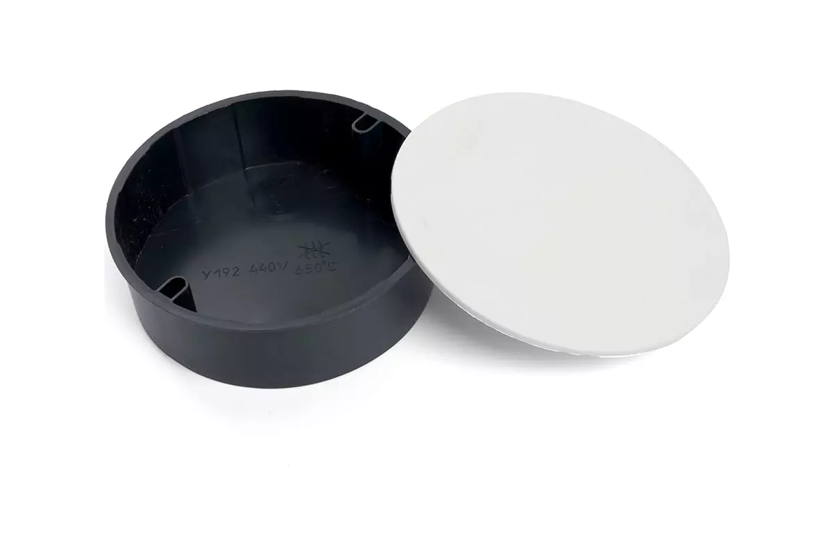 Распределительная коробка под бетон и кирпич 102х30мм IP54 черный