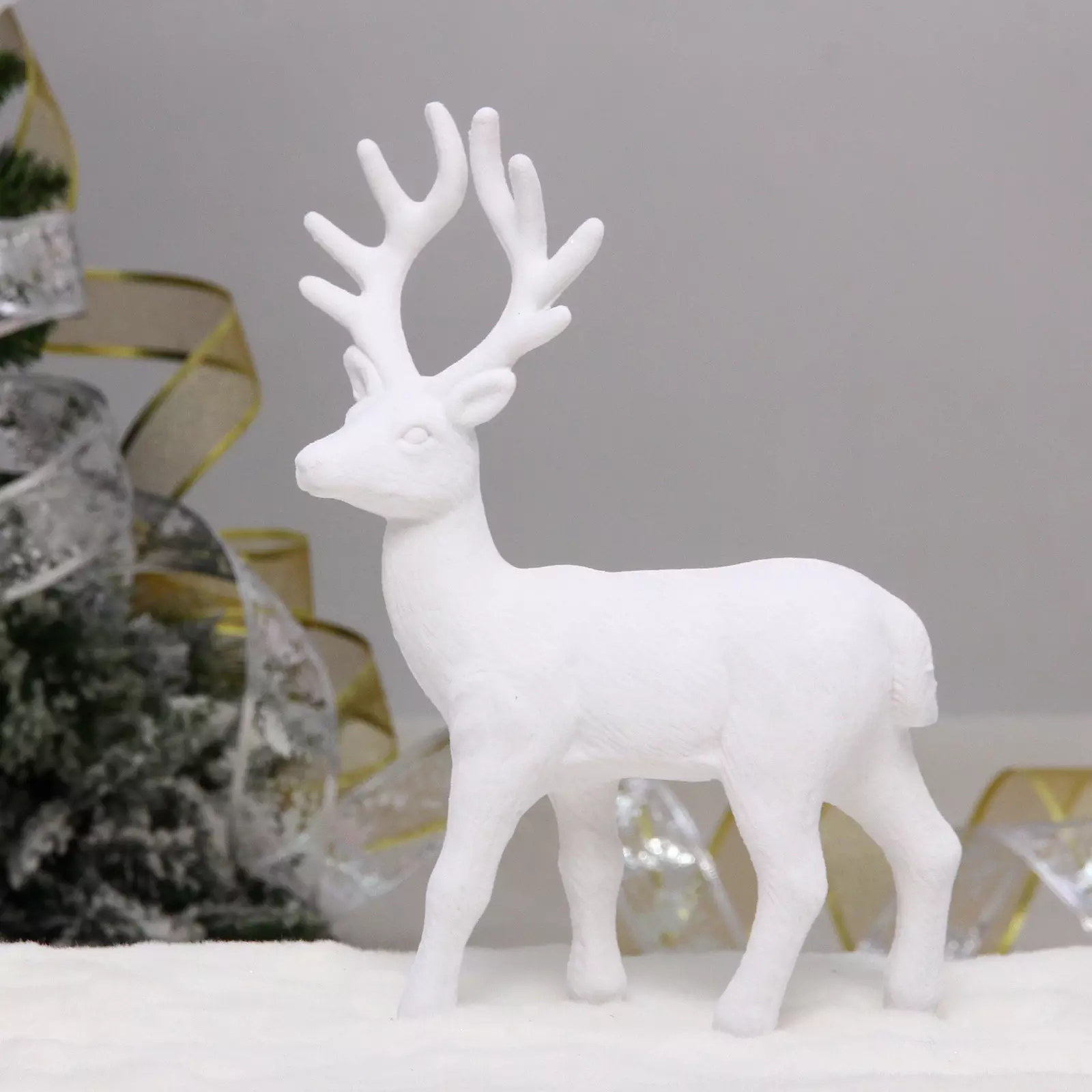 Фигурка новогодняя Прекрасный олень 13х5х22 см белый 196-1189
