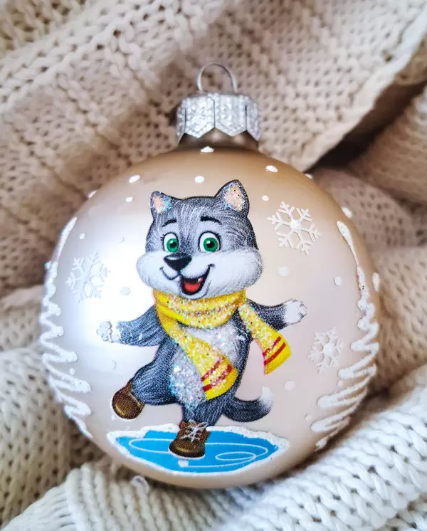 Елочный шар стекло Волчонок на коньках 6,5 см Коломеев КУ-65-234078