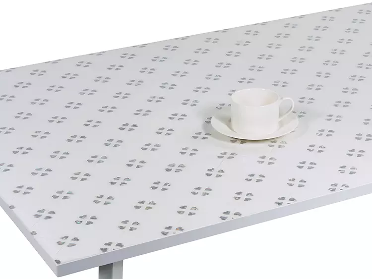 Клеенка на стол силиконовая ширина 1,0 м толщина 0,6 мм серебро арт 049-S Dekorelle