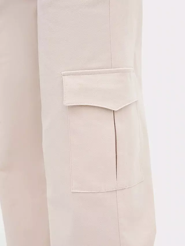 Карго женские Mark Formelle 182447 молочный, р-р 170-106 (50 / XL)