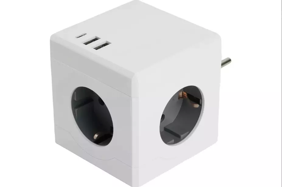 Разветвитель 3 розетки с заземлением 16А 3680Вт +2 USB +Type C STEKKER 49231