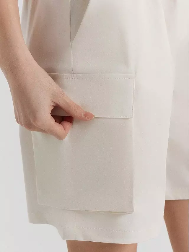 Шорты женские Mark Formelle 132363 молочный, р-р 170-106 (50 / XL)