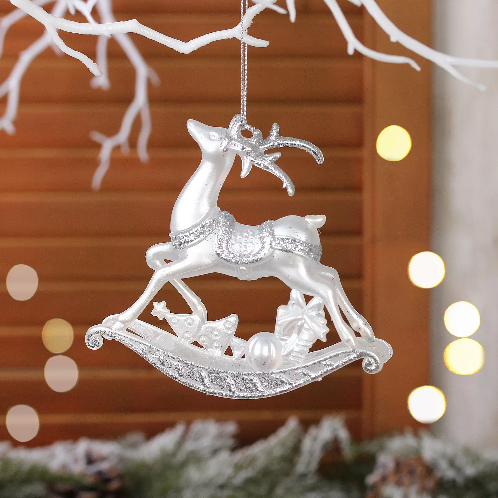 Елочное украшение Морозный олень 10х10 см белый/серебро 916-2144
