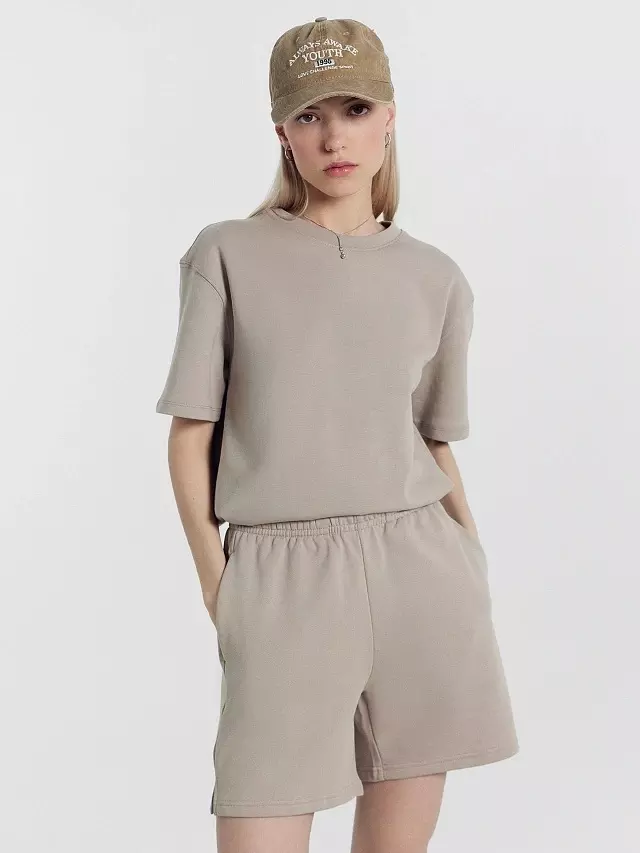 Шорты женские Mark Formelle 132358-1 кофе с молоком, р-р 164/170-106 (50 / XL)