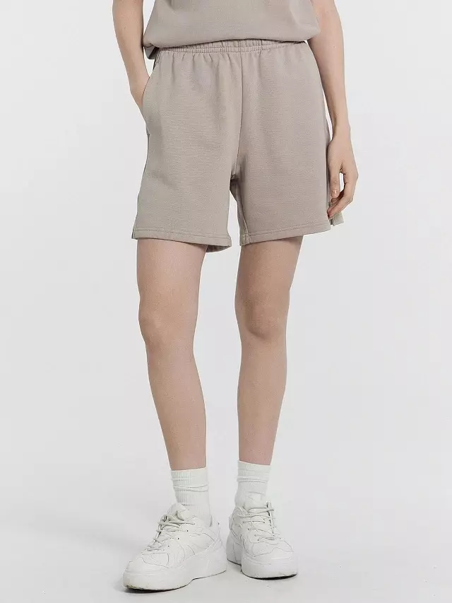 Шорты женские Mark Formelle 132358-1 кофе с молоком, р-р 164/170-106 (50 / XL)