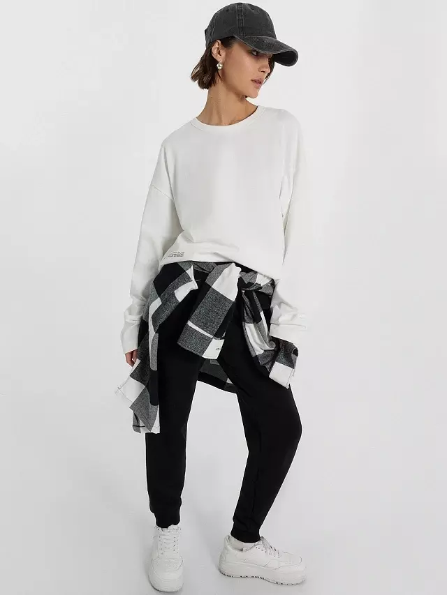 Спортивные штаны женские Mark Formelle 382433 черный, р-р 158/164-106 (50 / XL)