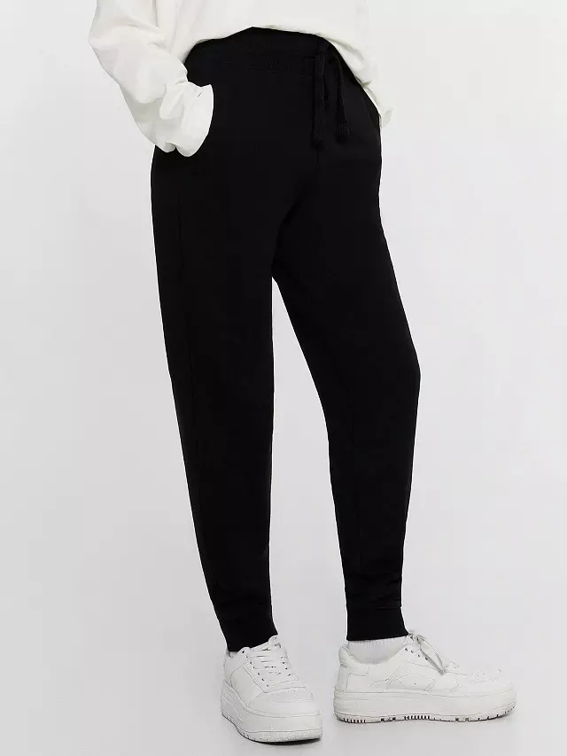 Спортивные штаны женские Mark Formelle 382433 черный, р-р 158/164-106 (50 / XL)