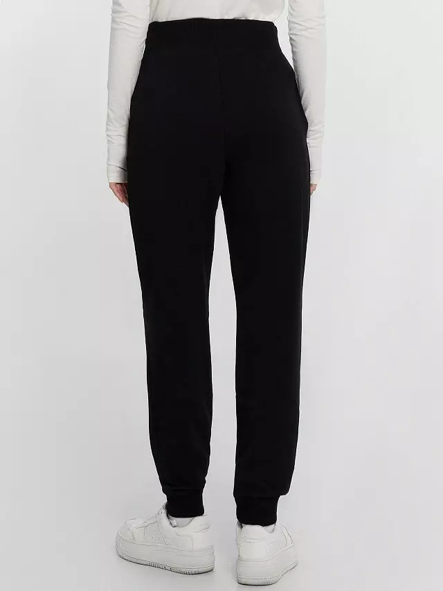 Спортивные штаны женские Mark Formelle 382433 черный, р-р 158/164-106 (50 / XL)