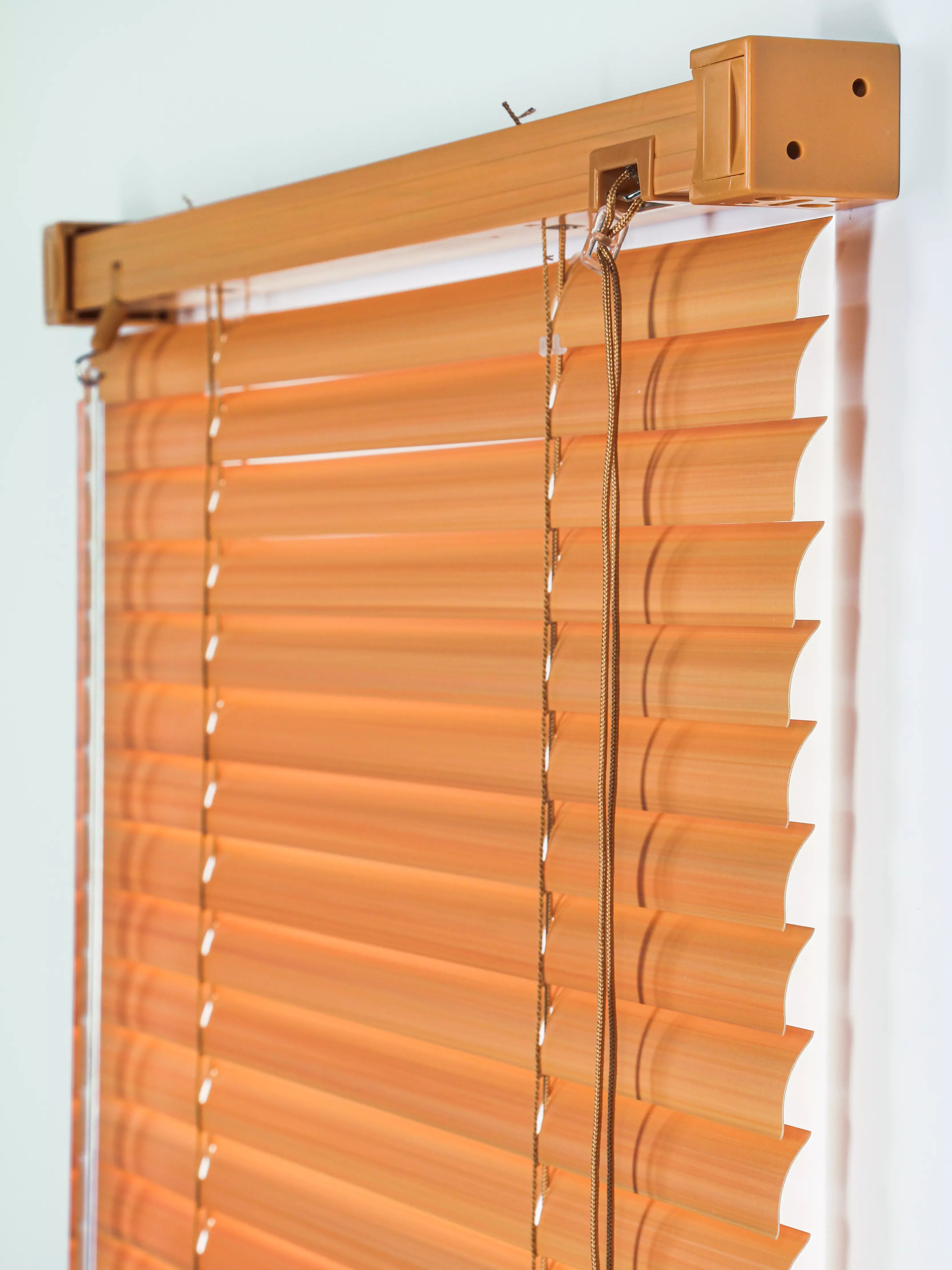 Жалюзи горизонтальные 190х160 см светлый дуб пластиковые Магеллан