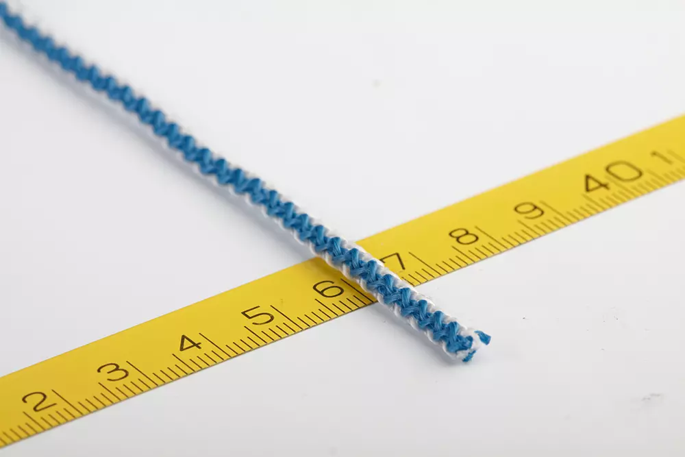 Шнур вязаный ПП д 4 мм 20 м цветной (мотовило)