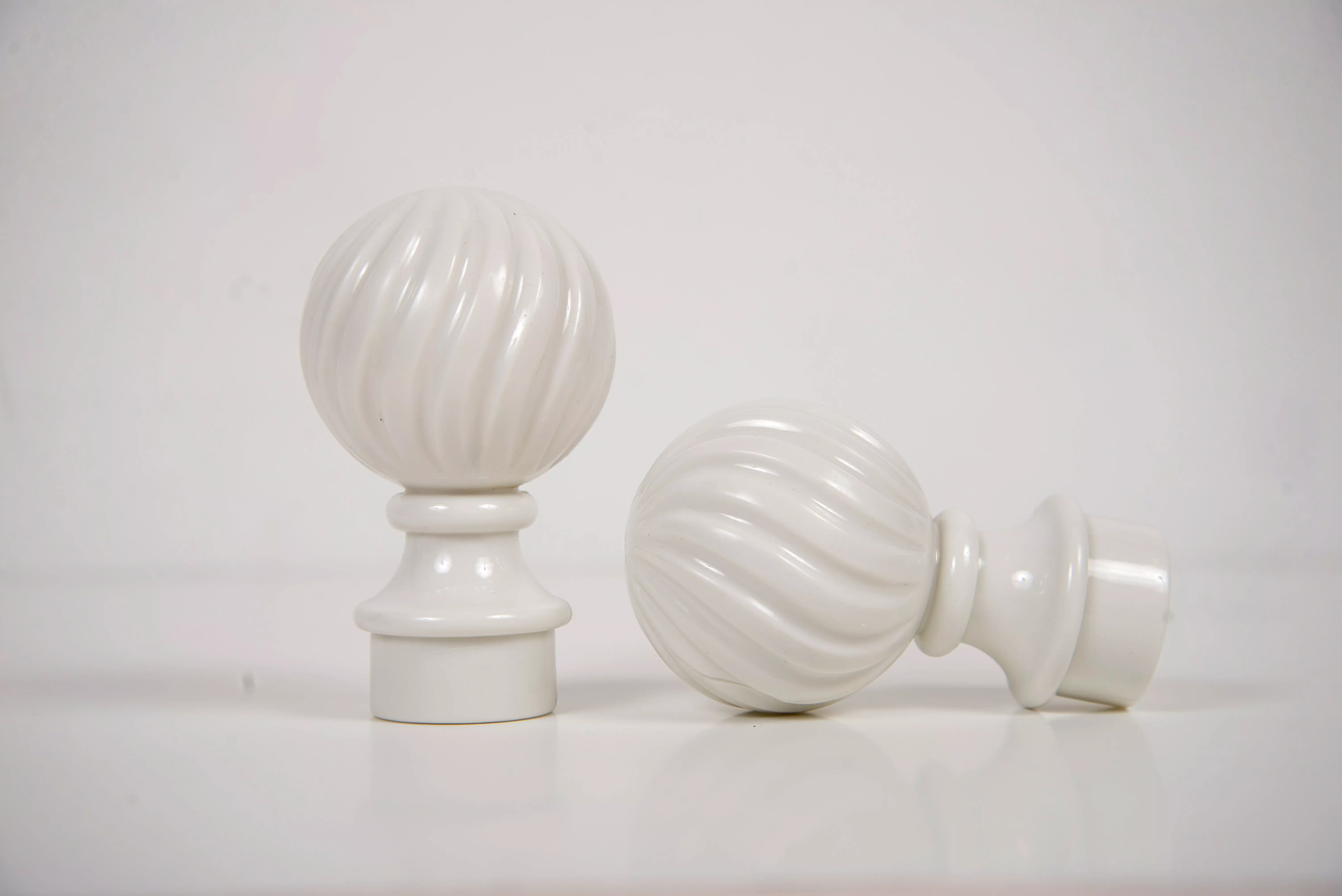 Наконечник для карниза d=28 мм белый ясень (2шт) эра в упаковке