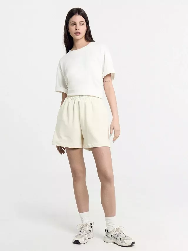 Шорты женские Mark Formelle 132319 бежевый. р-р 164/170-106 (50 / XL)