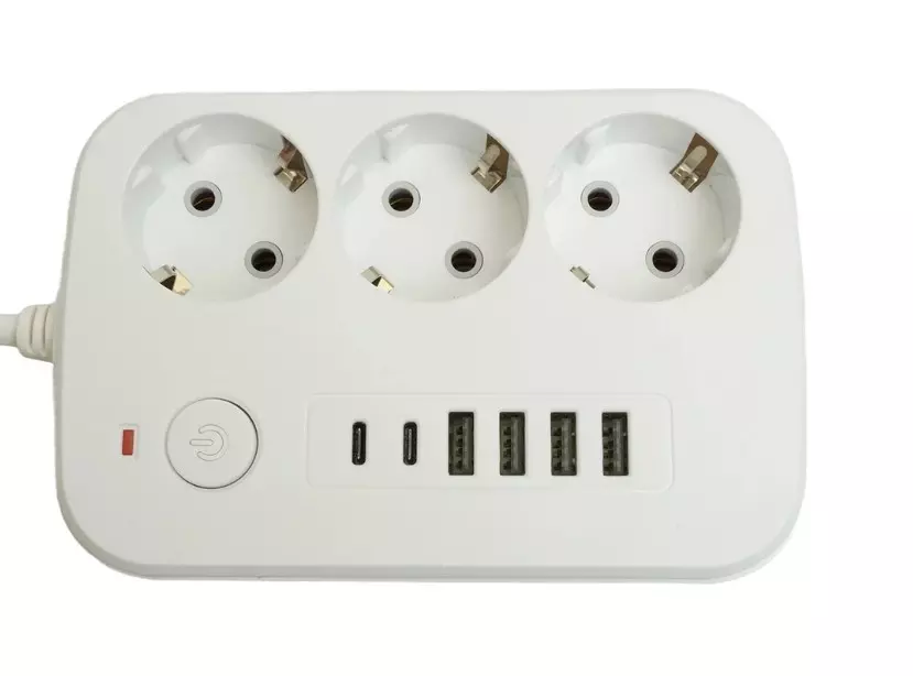 Удлинитель бытовой STEKKER 3 розетки с заземлением +4 USB +2 Type-C ПВС 3x1мм 1.8м 2500Вт с выключателем