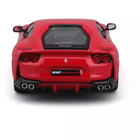 Машинка гоночная die-cast Ferrari - 812 Superfast Bburago 1:43, открывающ. двери красная 18-36908