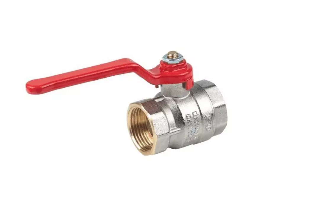 Кран шаровой полнопроходной 3/4" ВР, никель, рычаг красный, Dist Н712Р, Ду20 Ру40