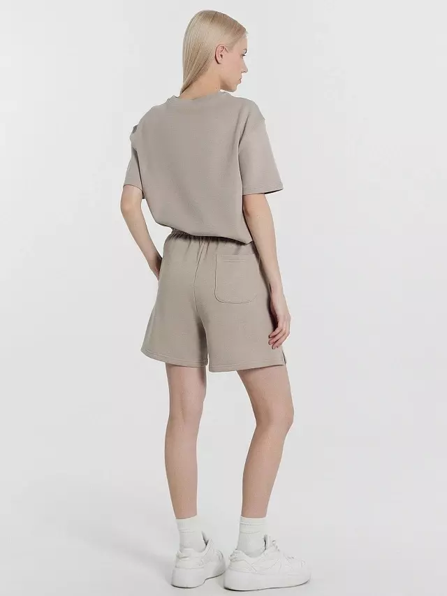 Шорты женские Mark Formelle 132358-1 кофе с молоком, р-р 164/170-90 (42 / XS)