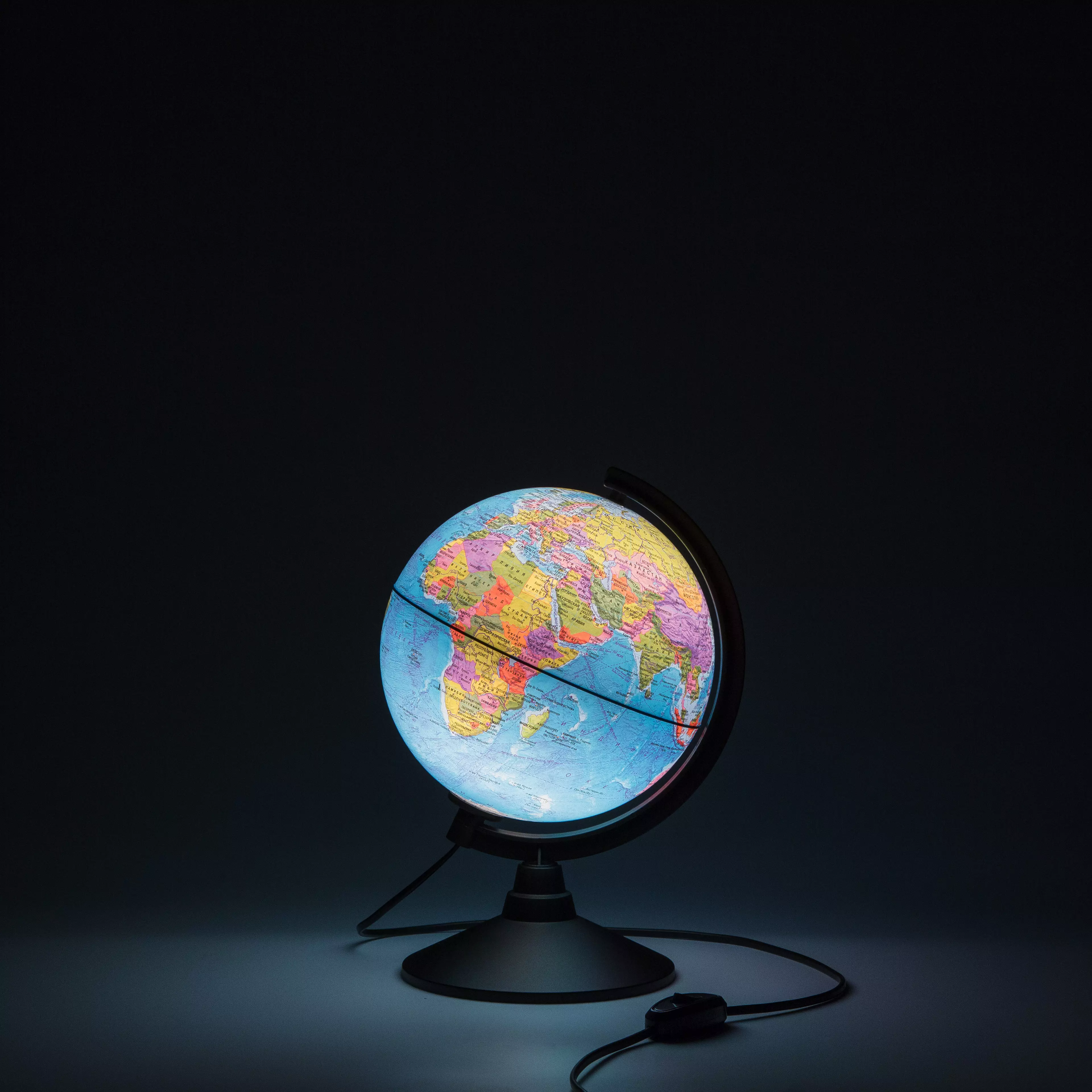 Глобус Земли политический d=210 мм с подсветкой Классик К012100010