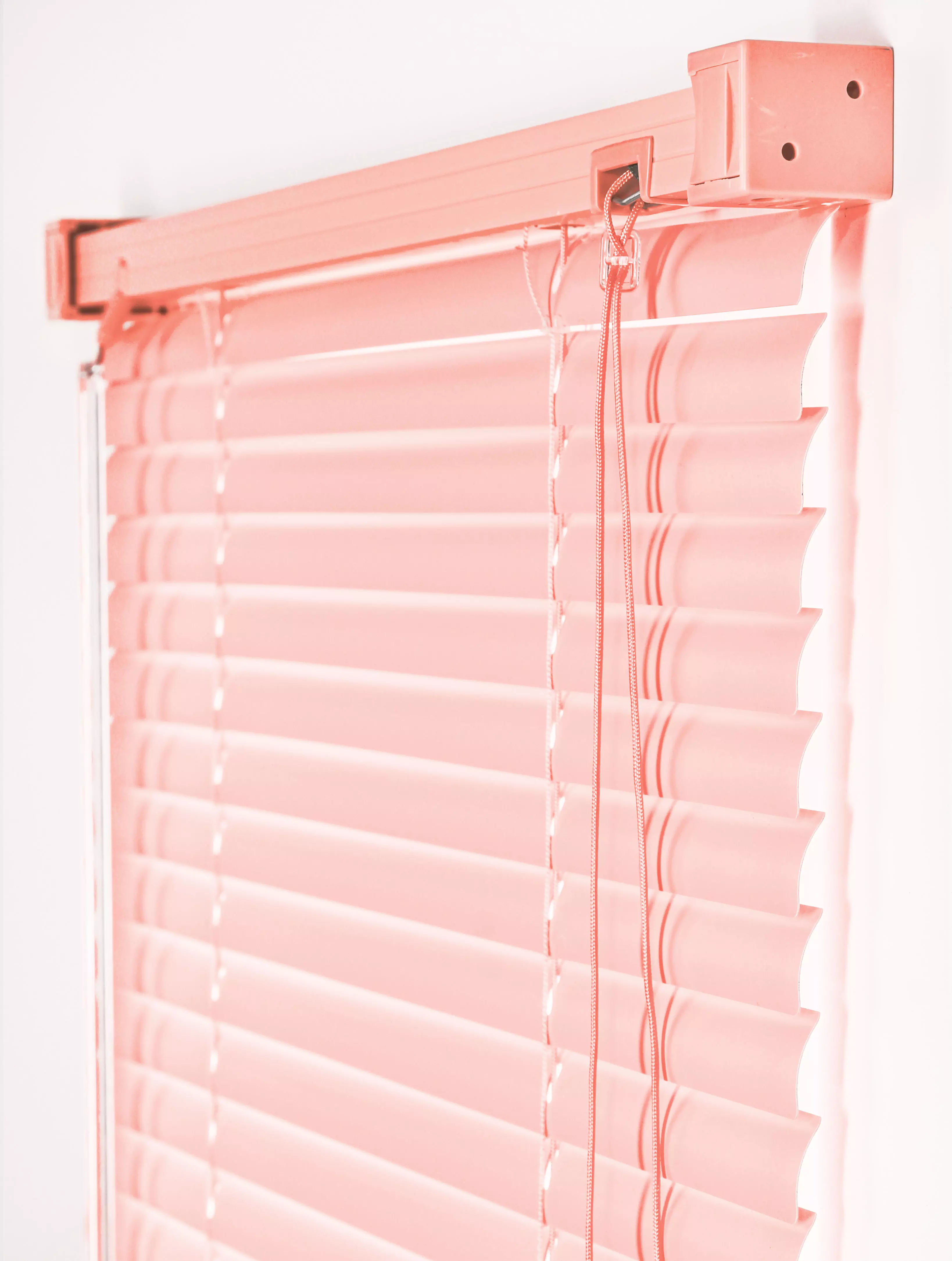 Жалюзи горизонтальные 60х160 см розовый пластиковые Магеллан