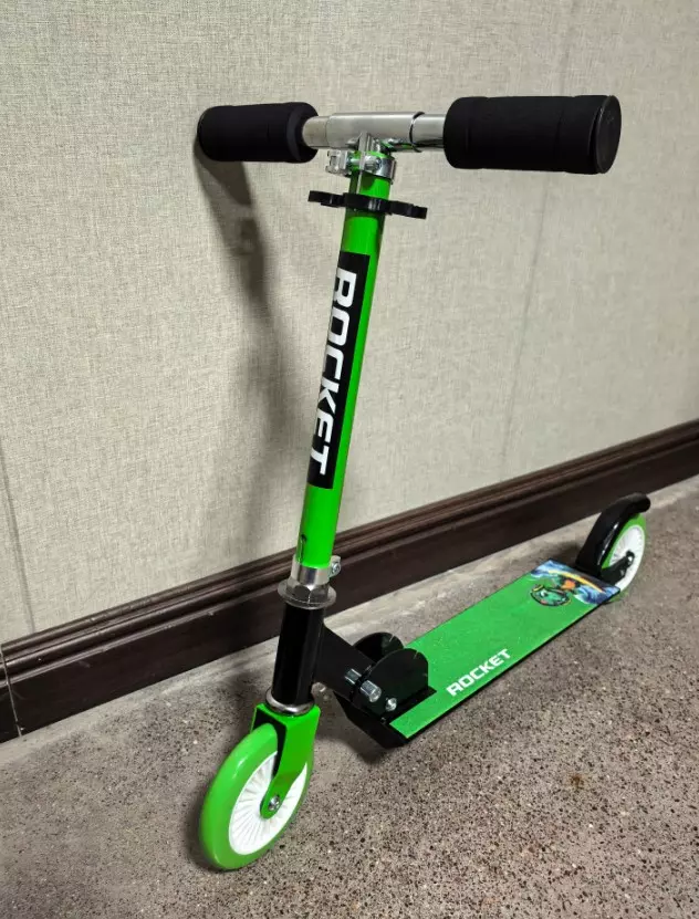 Самокат Rocket R0221 зеленый