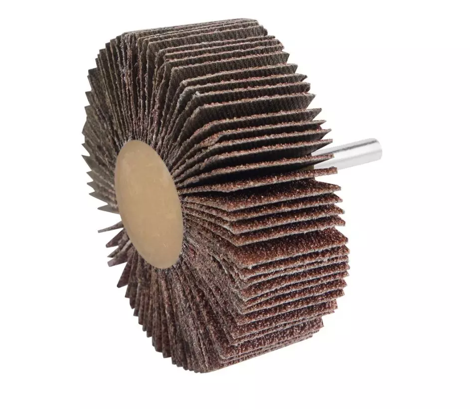 Круг лепестковый радиальный на шпильке 80х30 мм P60 Matrix 74142