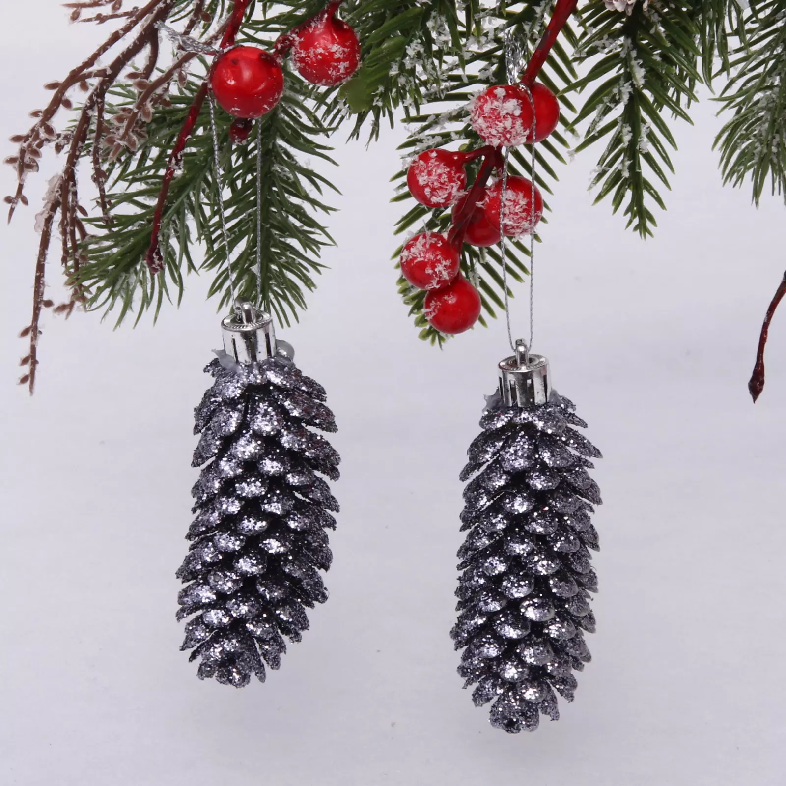 Елочные украшения Таинственное очарование Шишки блестящие 9 см (2 шт) графит 916-0483