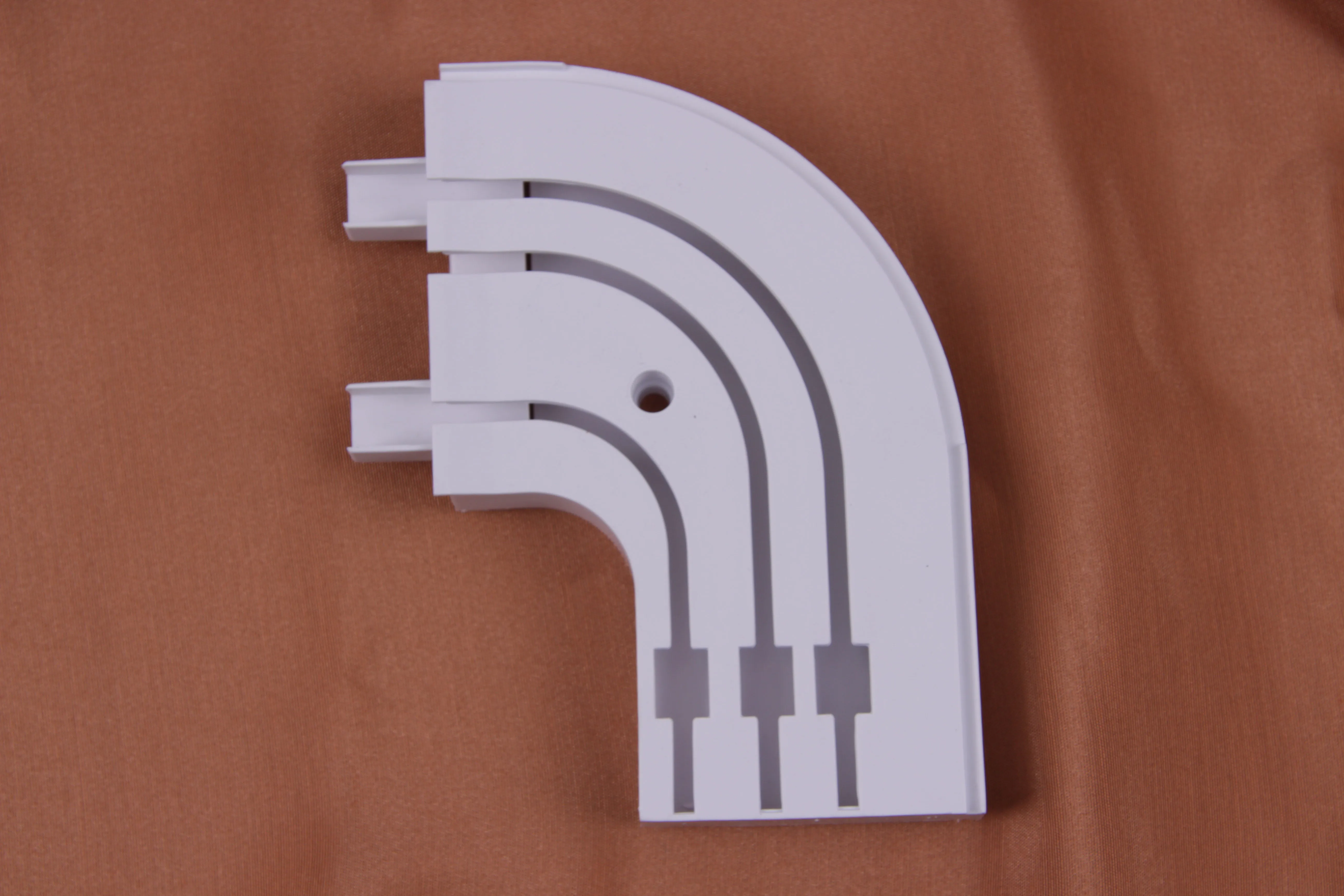 Поворот для карниза 3-х рядного (2 шт) в упаковке