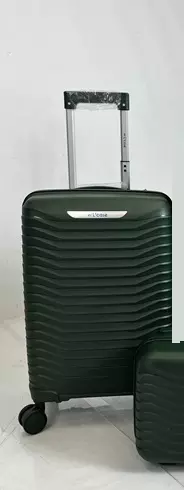 Чемодан размер S пластиковый темно-зеленый Прага
