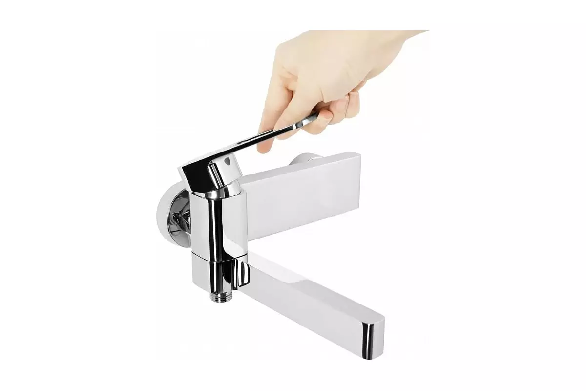 Смеситель для ванны, поворотный излив 16,5 см на 90 гр., хром IDDIS Slide SLISB00i02WA, латунь, без аксессуаров