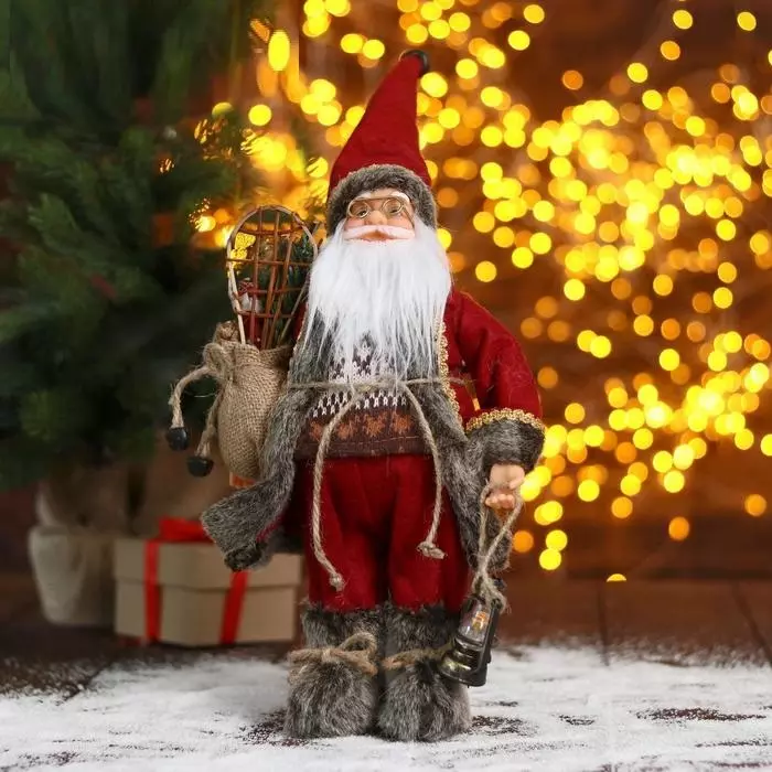 Дед Мороз в красном тулупе с фонарем 19х30 см 5036018