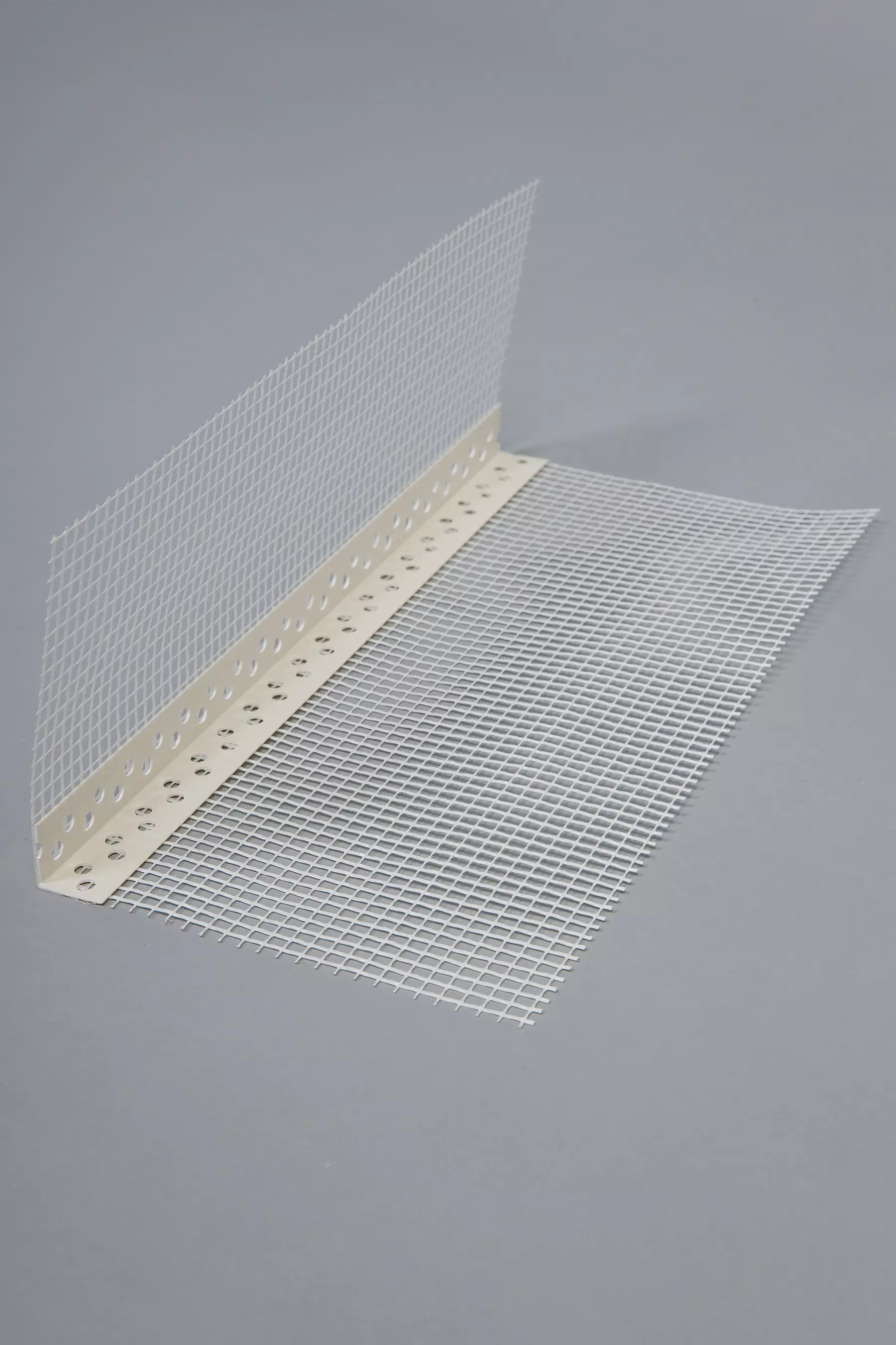 Профиль угловой ПВХ с сеткой FasadPro 10х15 см 2,5 м