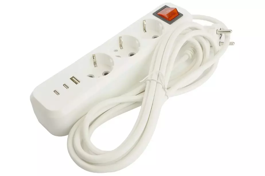 Удлинитель бытовой STEKKER 3 розетки с заземлением +USB +2 Type-C ПВС 3x1мм 5м 3520Вт с выключателем