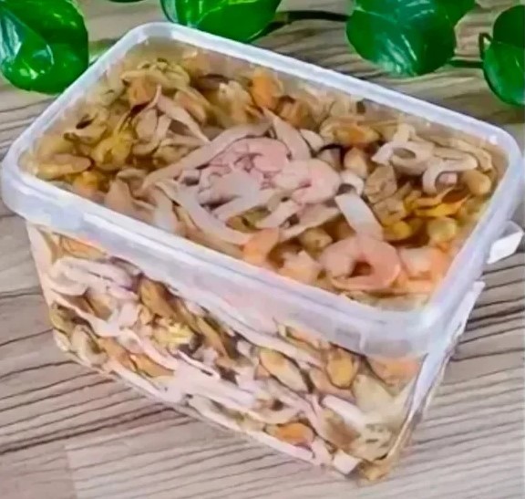 Морской коктейль с креветкой в масле 1,5 кг.